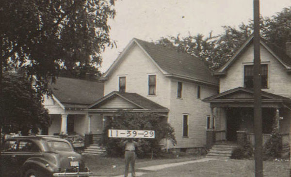 A home on the 3100 block of Summit in 1940. 