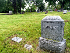 Bennie Moton's grave at Highland Cemetery.