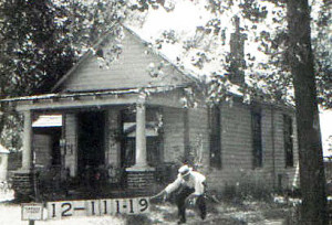 In 1940, this house stood at 47th and Summit, an block of the Plaza where homes have been replaced by businesses. 