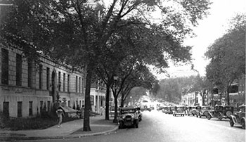 Armour Boulevard at Forest in 1933, the scene of a triple shooting.