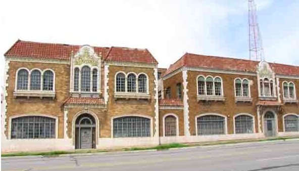 The Luzier Cosmetic Building at 3212 Gillham Plaza is an example of neighborhood commercial structures that Historic Kansas City has placed on its endangered list for the year. 